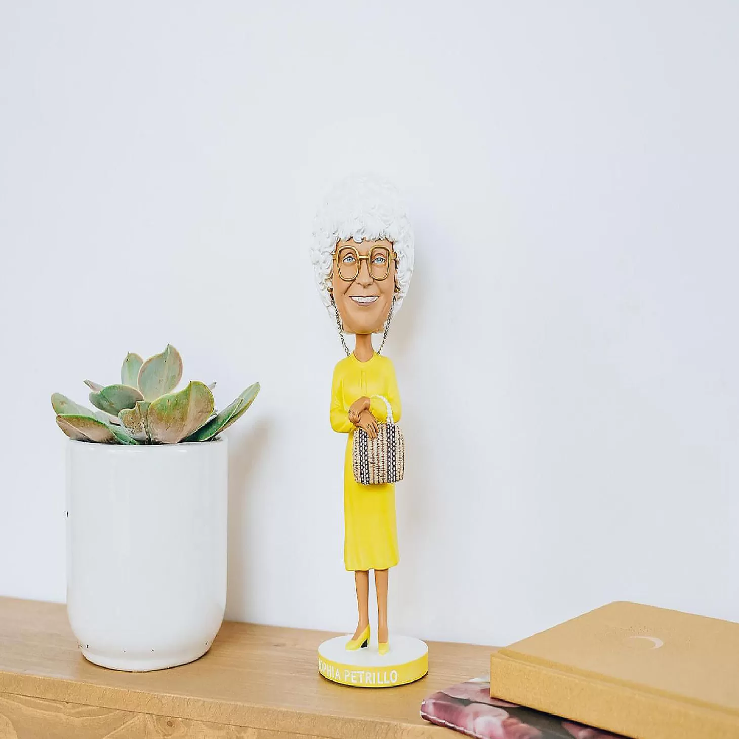 Oriental Trading The Golden Girls 8 Inch Resin Bobblehead Sophia Petrillo* Character Toys